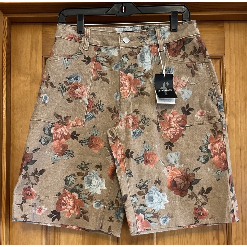 Flamingals Women's Tan Floral Shorts Flat Front Button Pockets Sz Large